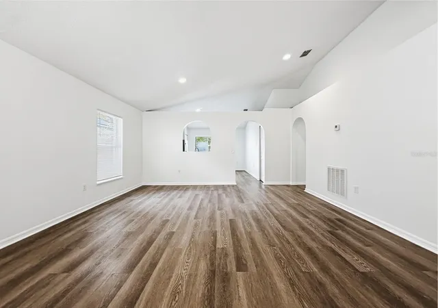 Photo 3 of Single family home for sale at 1621 Wekiva Xing Blvd, Apopka, FL 32703 | MLS# O6453554 | Listing updated on 2026-10-29