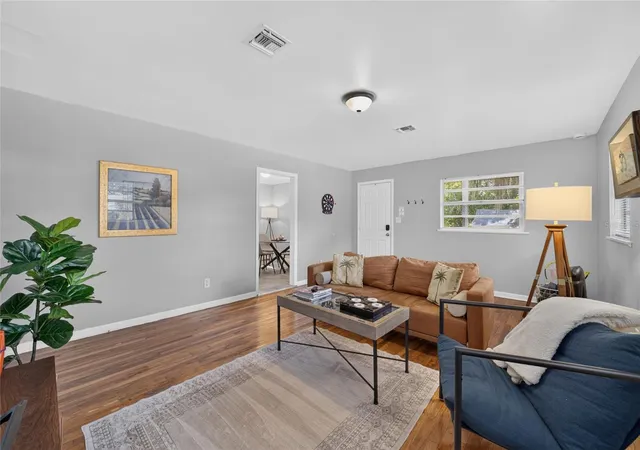 Photo 1 of Single family home for sale at 905 NE 4th Street, Ocala, FL 34470 | MLS# OM734877 | Listing updated on 2026-10-30