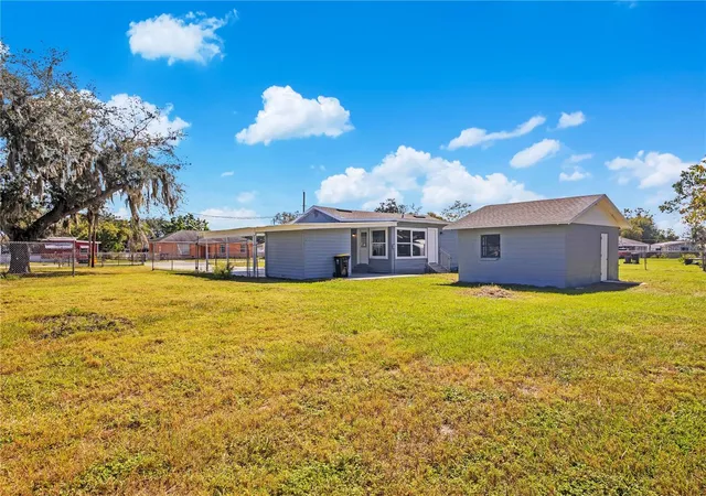 Photo 4 of Single family home for sale at 5926 Crafton Dr, Lakeland, FL 33809 | MLS# L4966142 | Listing updated on 2026-10-29