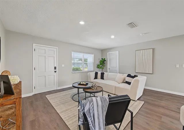 Photo 4 of Single family home for sale at 548 Frandor Pl, Apollo Beach, FL 33572 | MLS# TB8562578 | Listing updated on 2026-10-29