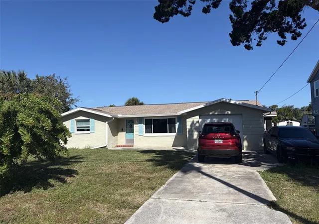 Photo 2 of Single family home for sale at 12517 Coffee Hl Row, Hudson, FL 34667 | MLS# TB8562581 | Listing updated on 2026-10-30