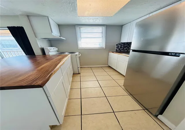 Listing Photo 1 - Condo for sale in building located at 2777 L B Mcleod Rd, ORLANDO, FL 32805 - Unit #D