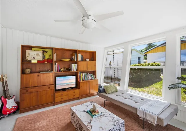 Photo 2 of Single family home for sale at 120 29th Street W, Bradenton, FL 34205 | MLS# A4711237 | Listing updated on 2026-10-29