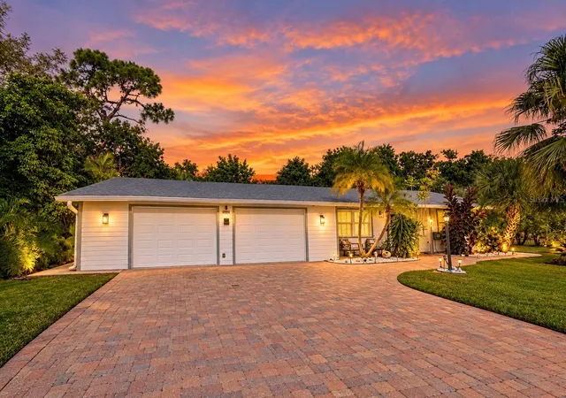 Single family home for sale at 1631 Memory Ln, SARASOTA, FL 34231 | MLS# A4711239