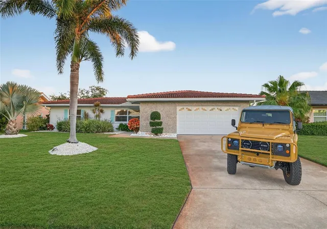 Photo 1 of Single family home for sale at 1984 Michigan Ave NE, Saint Petersburg, FL 33703 | MLS# TB8562600 | Listing updated on 2026-10-30