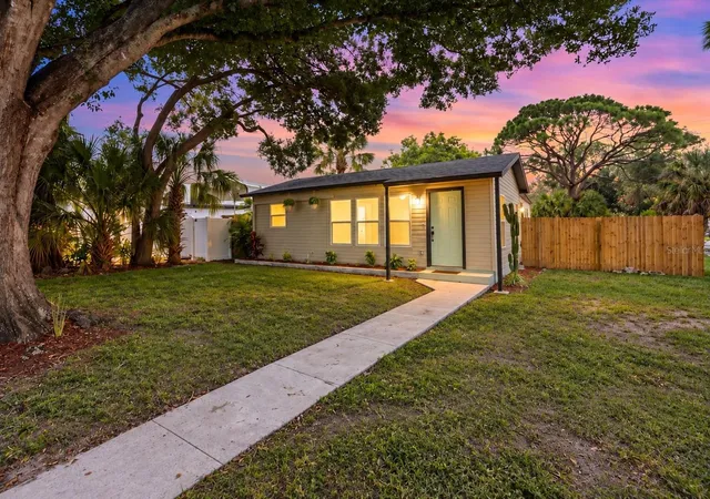 Single family home for sale at 6948 Dartmouth Ave N, Saint Petersburg, FL 33710 | MLS# TB8562608