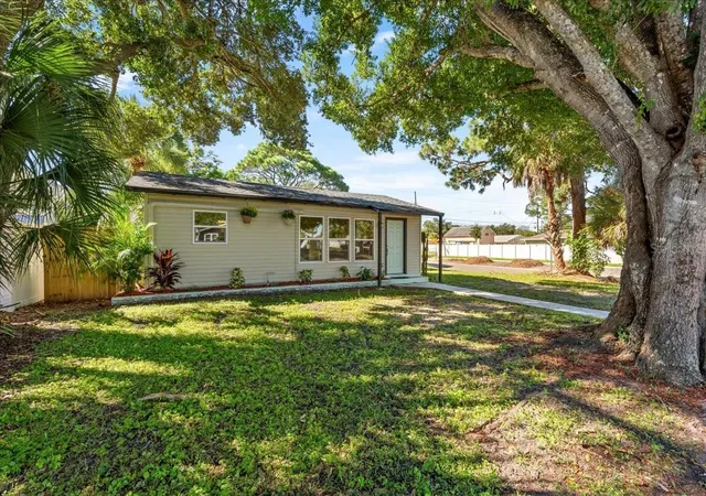 Photo 2 of Single family home for sale at 6948 Dartmouth Ave N, Saint Petersburg, FL 33710 | MLS# TB8562608 | Listing updated on 2026-10-29