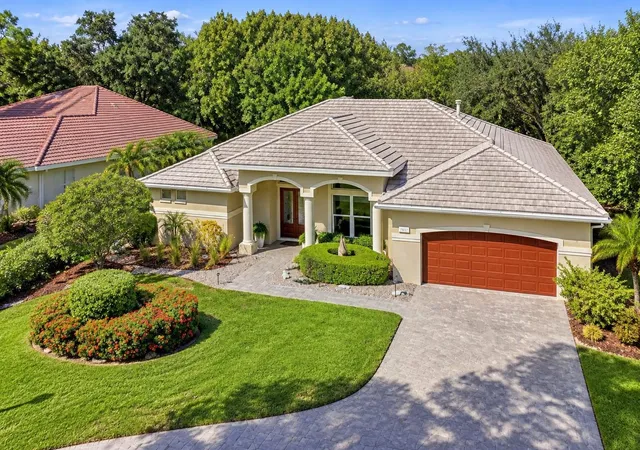 Single family home for sale at 6607 Hunter Combe Xing, UNIVERSITY PARK, FL 34201 | MLS# A4711246