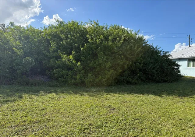 Photo 4 of Land for sale at 225 Antilla Dr, Rotonda West, FL 33947 | MLS# C7532670 | Listing updated on 2026-10-30