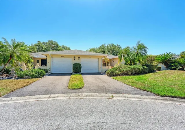 Single family home for sale at 6954 W Country Clb Dr N, SARASOTA, FL 34243 | MLS# A4711248