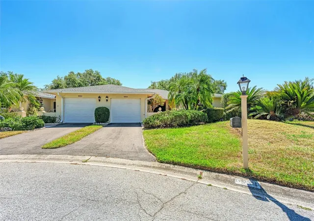 Photo 1 of House for sale at 6954 W Country Clb Dr N, Sarasota, FL 34243 | MLS# A4711248 | Listing updated on 2026-10-30