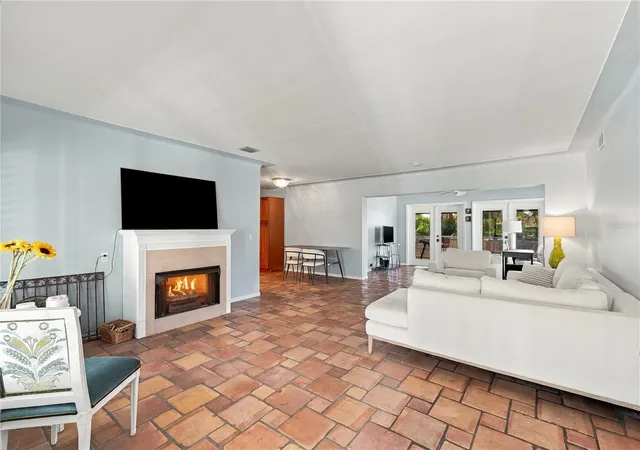 Photo 3 of Single family home for sale at 308 Crestwood Ln, Largo, FL 33770 | MLS# TB8562636 | Listing updated on 2026-10-29