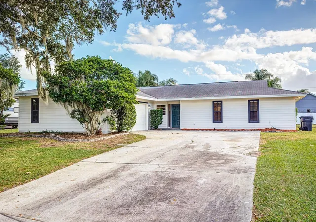 Photo 1 of Single family home for sale at 2313 Flaming Arrow Dr, Lakeland, FL 33813 | MLS# L4966145 | Listing updated on 2026-10-30