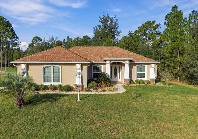 Photo 1 of Single family home for sale at 2700 W Tracy Ct, Dunnellon, FL 34433 | MLS# OM734890 | Listing updated on 2026-10-29