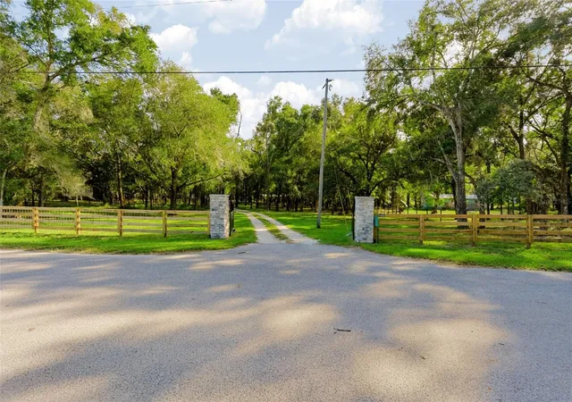 Photo 3 of Manufactured home for sale at 17234 Helen K Dr, Spring Hill, FL 34610 | MLS# TB8562657 | Listing updated on 2026-10-29