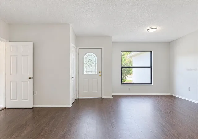 Photo 1 of Single family home for sale at 4010 75th Terrace E, Sarasota, FL 34243 | MLS# O6453615 | Listing updated on 2026-10-30