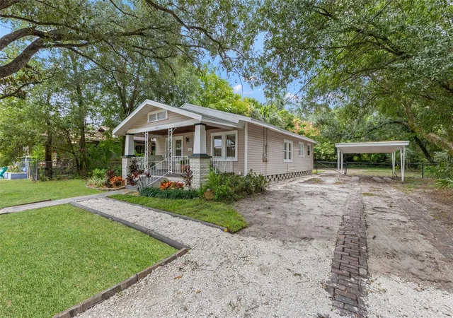 Photo 4 of Single family home for sale at 6303 N King St, Tampa, FL 33604 | MLS# TB8562668 | Listing updated on 2026-10-30