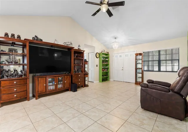 Photo 3 of Single family home for sale at 18 Windermere Pl, Palm Coast, FL 32164 | MLS# FC322431 | Listing updated on 2026-10-29
