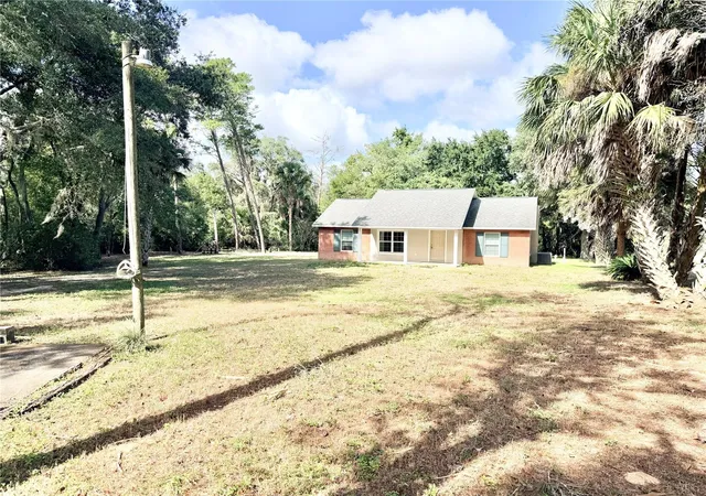 Single family home for sale at 10933 N Em En El Grv Rd, LEESBURG, FL 34788 | MLS# G5119613