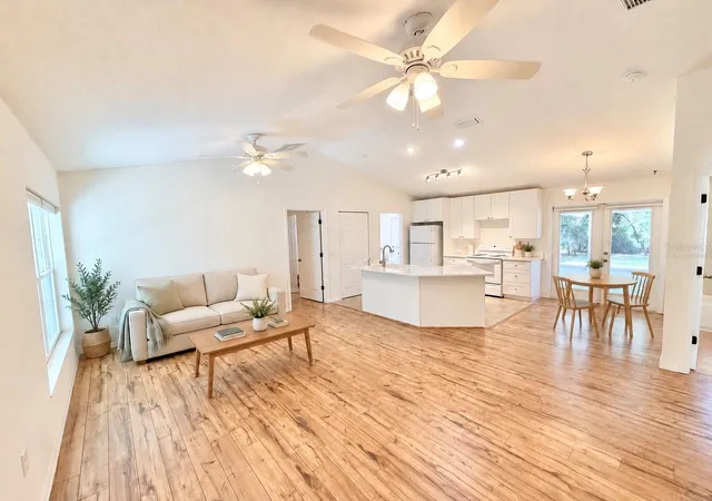 Photo 3 of Single family home for sale at 10933 N Em En El Grv Rd, Leesburg, FL 34788 | MLS# G5119613 | Listing updated on 2026-10-29