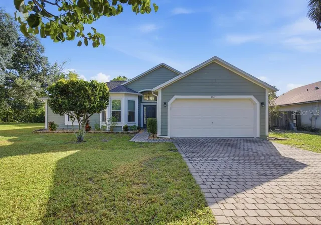 Single family home for sale at 3017 E Beaumont Ln, EUSTIS, FL 32726 | MLS# G5119614