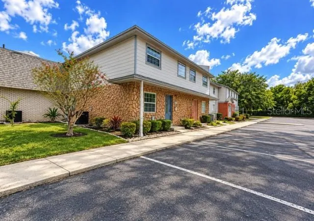 Photo 3 of Condo for sale at 3027 Aaron Bur Ave #L1, Winter Park, FL 32792 | MLS# TB8562681 | Listing updated on 2026-10-30