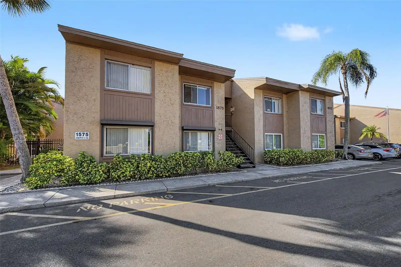 Listing Photo 1 - Condo for sale in 1575 Greenlea Dr located at 1575 Greenlea Dr, CLEARWATER, FL 33755 - Unit 1575 Greenlea Dr