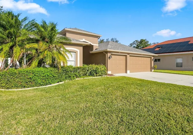 Photo 3 of Single family home for sale at 1901 Oswego Dr, Holiday, FL 34691 | MLS# TB8562710 | Listing updated on 2026-10-29