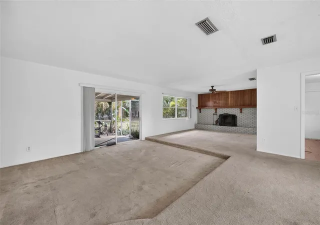 Photo 2 of Single family home for sale at 257 Lincolnshire Rd, Winter Park, FL 32792 | MLS# O6453656 | Listing updated on 2026-10-30