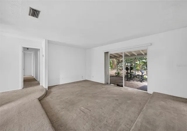 Photo 3 of Single family home for sale at 257 Lincolnshire Rd, Winter Park, FL 32792 | MLS# O6453656 | Listing updated on 2026-10-30