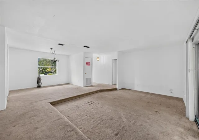 Photo 4 of Single family home for sale at 257 Lincolnshire Rd, Winter Park, FL 32792 | MLS# O6453656 | Listing updated on 2026-10-30