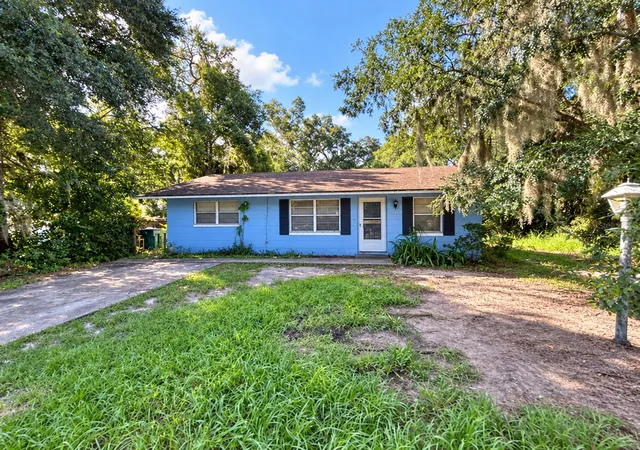Single family home for sale at 1100 Bates Ave, EUSTIS, FL 32726 | MLS# O6453665