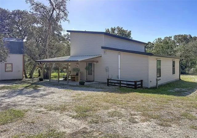 Photo 3 of Single family home for sale at 15820 Gifford Ln, Spring Hill, FL 34610 | MLS# W7890755 | Listing updated on 2026-10-30