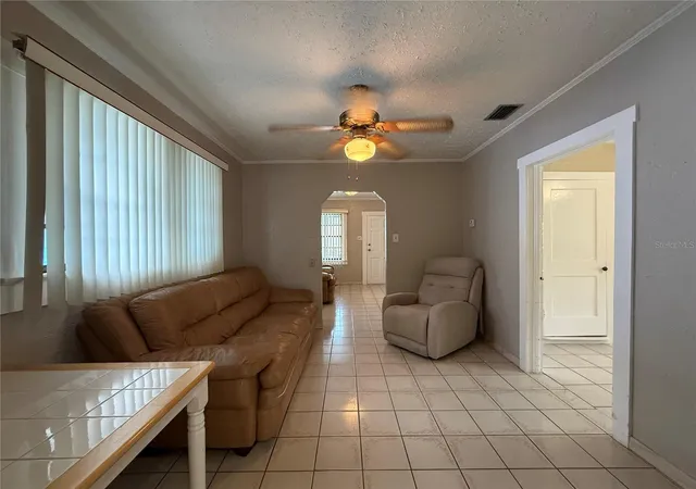 Photo 4 of Single family home for sale at 2933 W Walnut St, Tampa, FL 33607 | MLS# TB8562777 | Listing updated on 2026-10-30