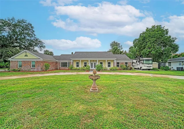 Photo 1 of Single family home for sale at 412 E Oak St, Arcadia, FL 34266 | MLS# A4711300 | Listing updated on 2026-10-30