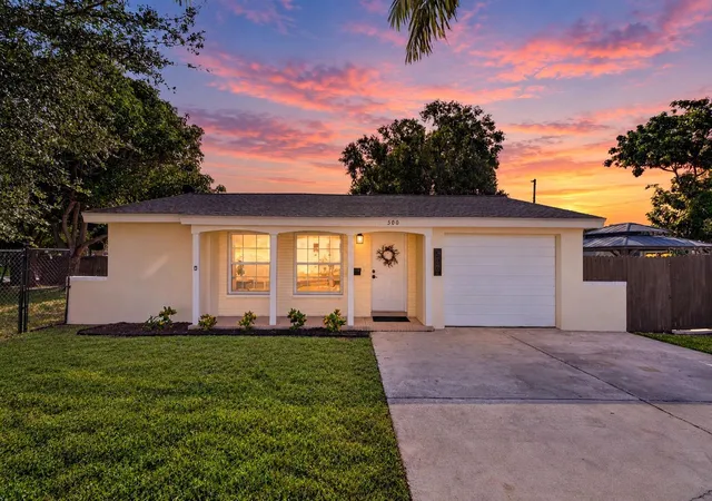 Single family home for sale at 500 Southwest Blvd N, Saint Petersburg, FL 33703 | MLS# TB8562780