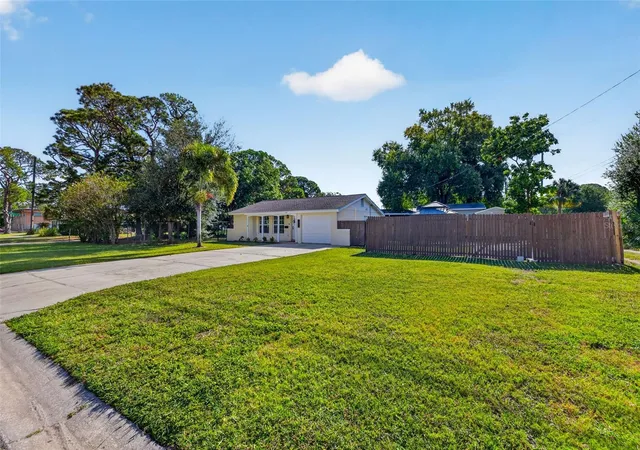 Photo 1 of Single family home for sale at 500 Southwest Blvd N, Saint Petersburg, FL 33703 | MLS# TB8562780 | Listing updated on 2026-10-30