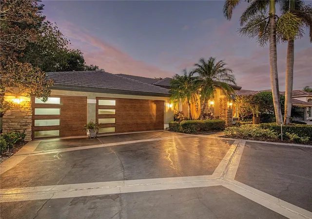 Photo 1 of Single family home for sale at 1334 Fallsmeade Ct, Oldsmar, FL 34677 | MLS# TB8562787 | Listing updated on 2026-10-30