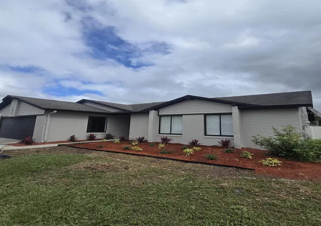Photo 2 of Single family home for sale at 2633 Dixie Ln, Kissimmee, FL 34744 | MLS# O6453708 | Listing updated on 2026-10-29