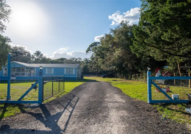 Photo 2 of Manufactured home for sale at 18427 Moorhaven Dr, Spring Hill, FL 34610 | MLS# TB8562805 | Listing updated on 2026-10-30