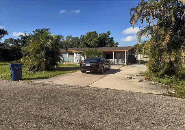 Photo 1 of Single family home for sale at 5616 24th Street E, Bradenton, FL 34203 | MLS# A4711314 | Listing updated on 2026-10-29