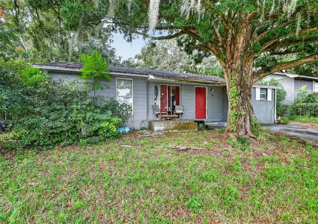 Photo 1 of Single family home for sale at 1515 Crest Ave, Leesburg, FL 34748 | MLS# OM734915 | Listing updated on 2026-10-30