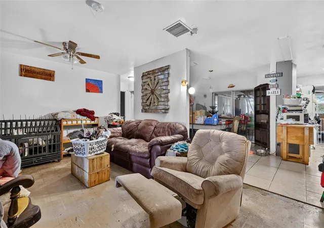 Photo 2 of Single family home for sale at 1515 Crest Ave, Leesburg, FL 34748 | MLS# OM734915 | Listing updated on 2026-10-30