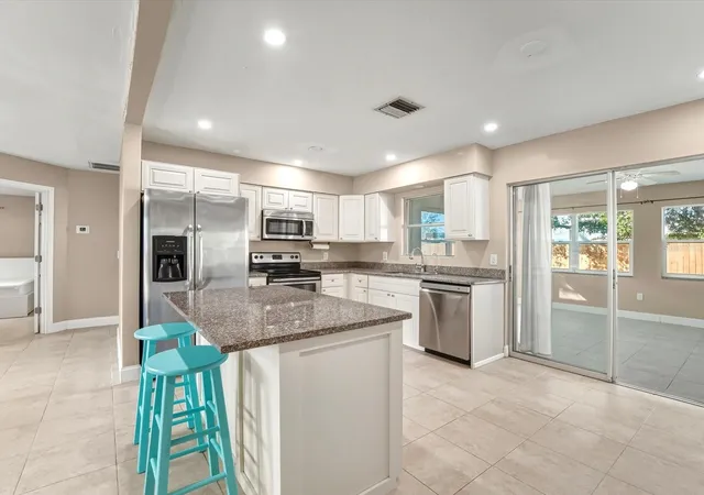 Photo 3 of Single family home for sale at 1017 Rosedale Rd, Venice, FL 34293 | MLS# C7532702 | Listing updated on 2026-10-29
