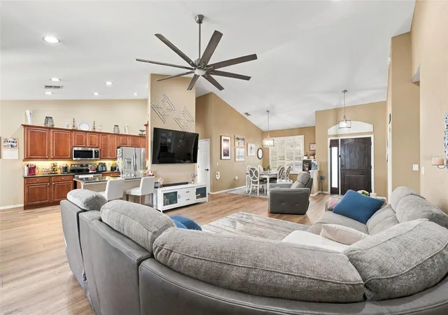 Photo 4 of Single family home for sale at 2980 Vintage View Cir, Lakeland, FL 33812 | MLS# L4966155 | Listing updated on 2026-10-30