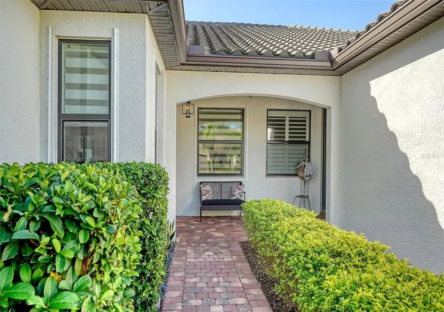 Photo 4 of House for sale at 7608 Summerland Cvs, Bradenton, FL 34202 | MLS# A4711322 | Listing updated on 2026-10-30