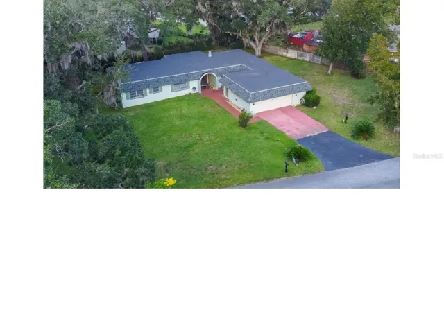 Single family home for sale at 27 Emerald Dr, OCALA, FL 34472 | MLS# OM734924