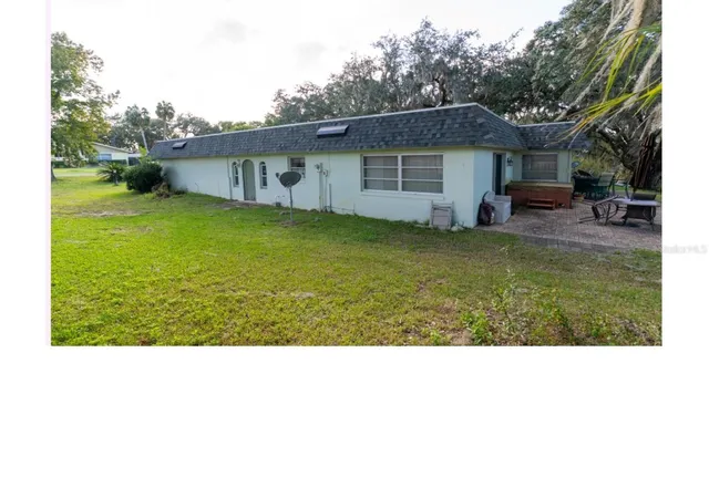 Photo 2 of Single family home for sale at 27 Emerald Dr, Ocala, FL 34472 | MLS# OM734924 | Listing updated on 2026-10-29