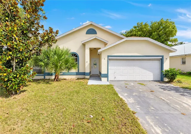 Single family home for sale at 138 Saint Kitts Cir, WINTER HAVEN, FL 33884 | MLS# O6453762