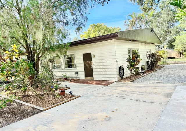 Photo 1 of Single family home for sale at 4306 Glory Pl, Sarasota, FL 34231 | MLS# A4711333 | Listing updated on 2026-10-29